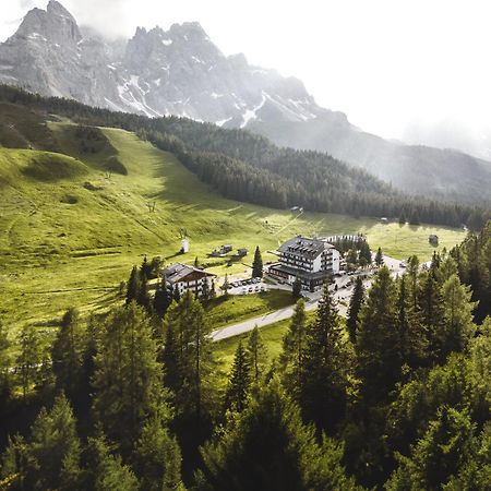 Hotel Kreuzberg Monte Croce Sexten Buitenkant foto
