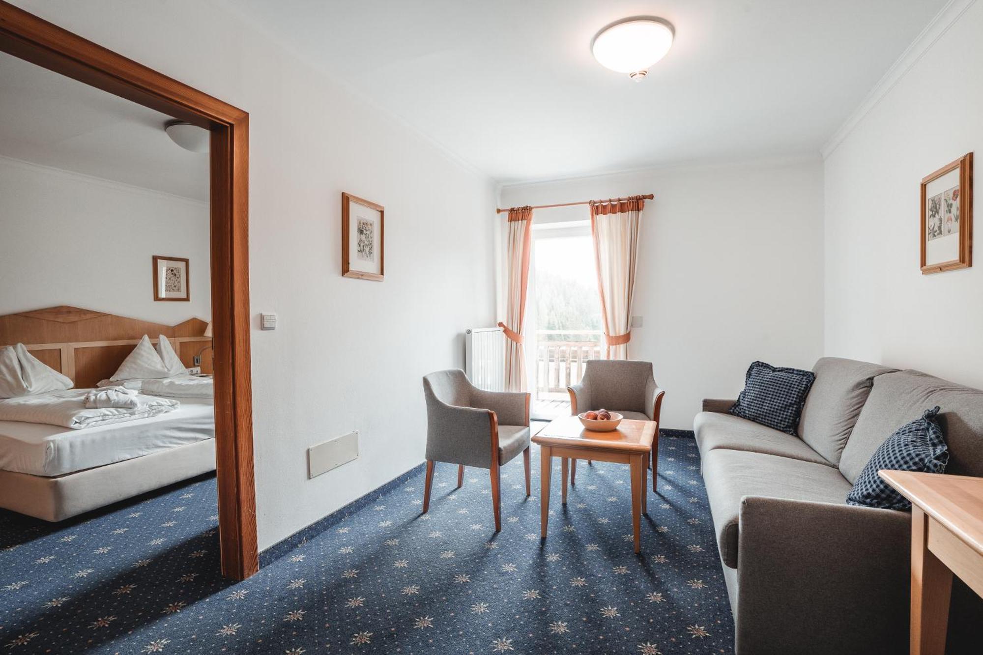 Hotel Kreuzberg Monte Croce Sexten Buitenkant foto