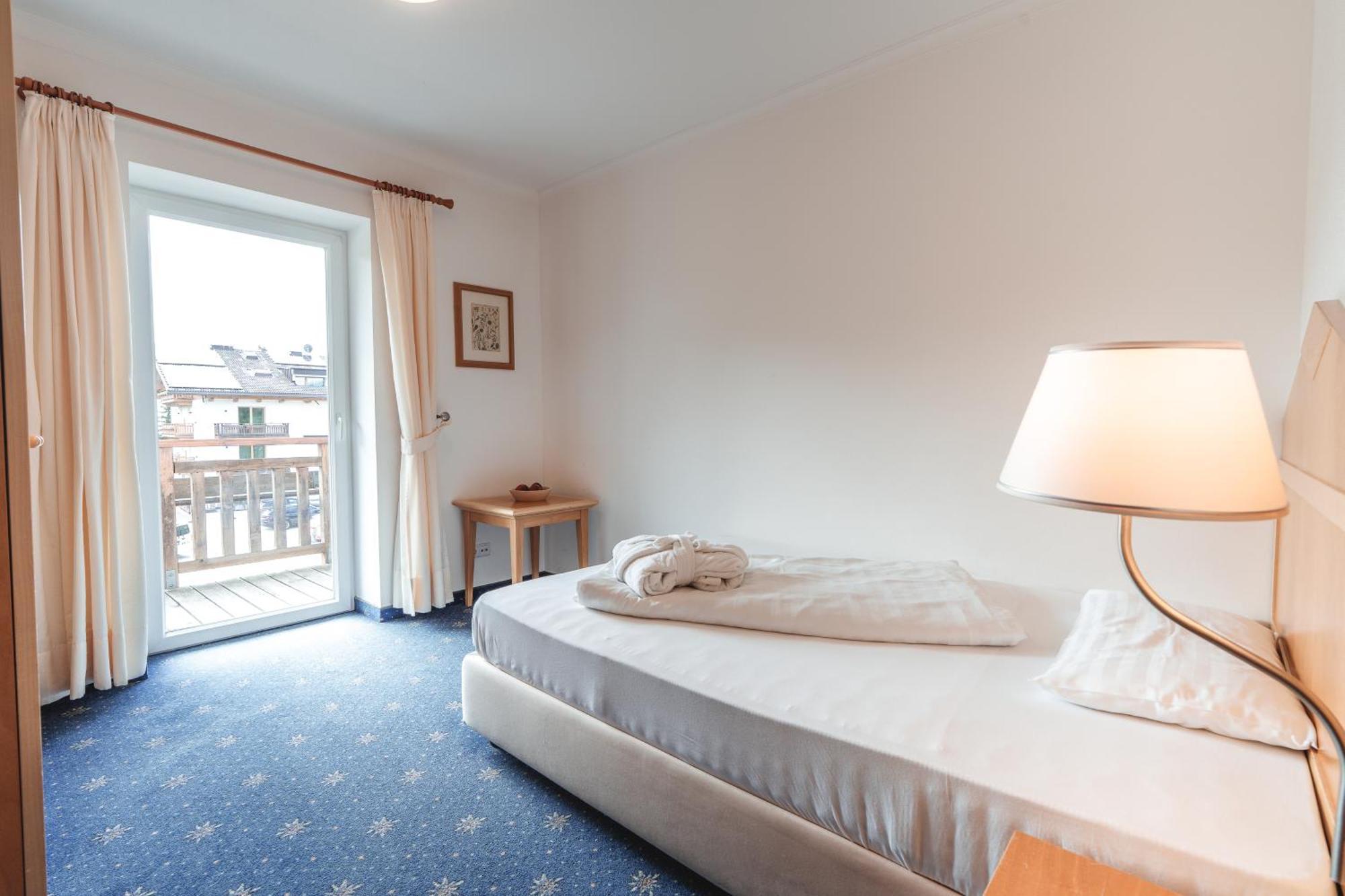 Hotel Kreuzberg Monte Croce Sexten Buitenkant foto