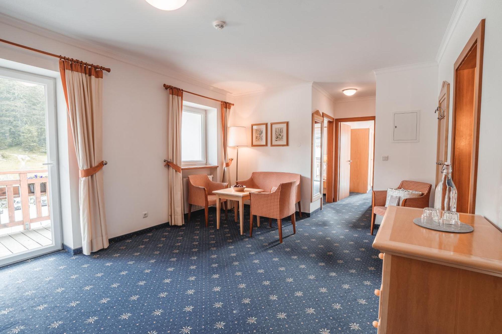 Hotel Kreuzberg Monte Croce Sexten Buitenkant foto