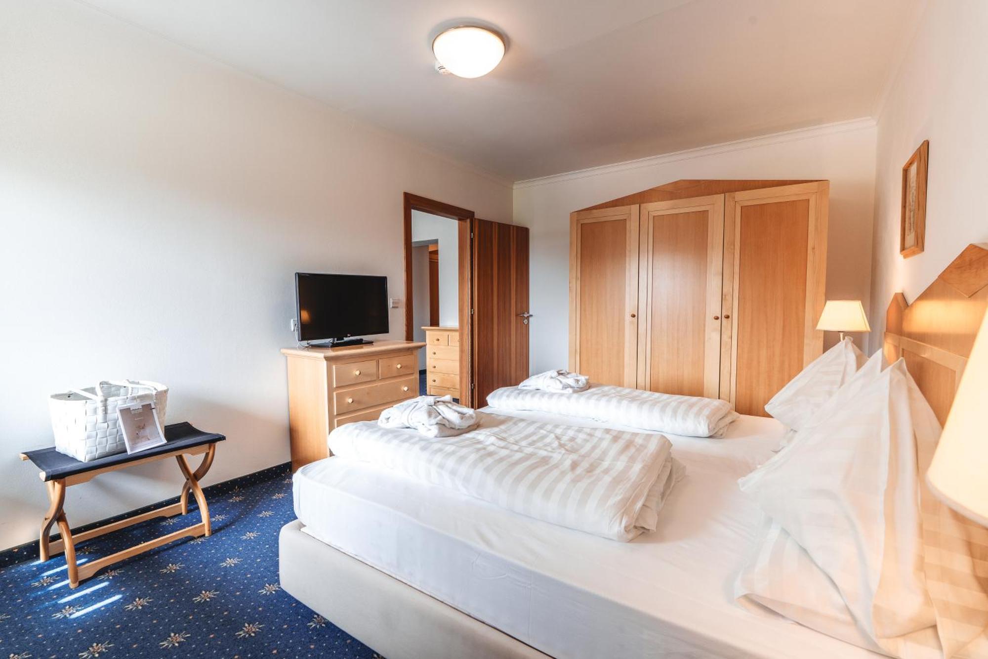Hotel Kreuzberg Monte Croce Sexten Buitenkant foto