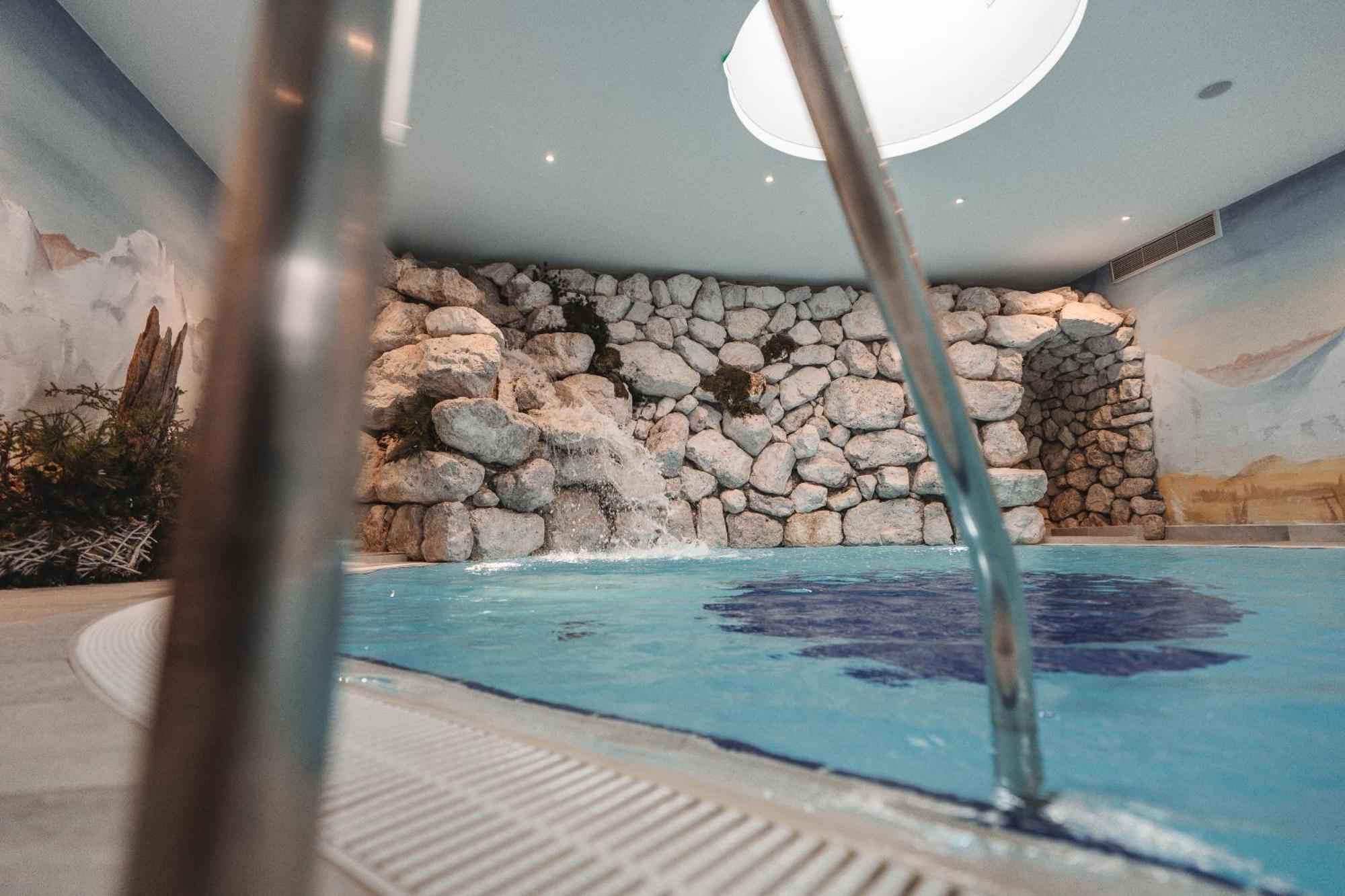 Hotel Kreuzberg Monte Croce Sexten Buitenkant foto